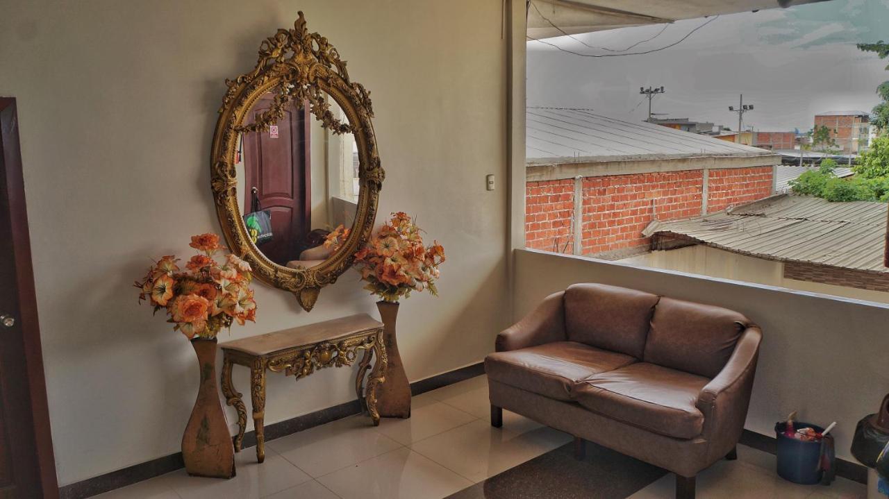 Vallejo Hotel Huaquillas Екстериор снимка