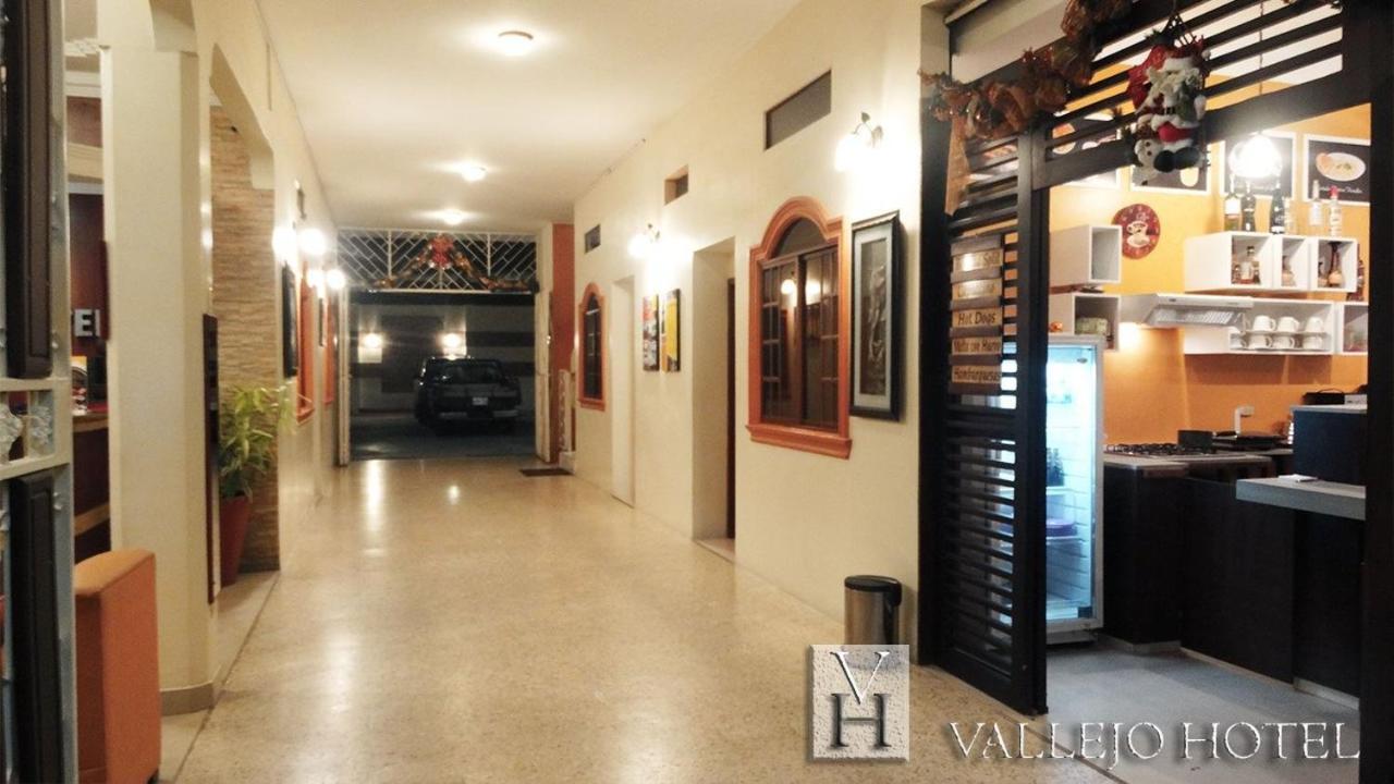Vallejo Hotel Huaquillas Екстериор снимка
