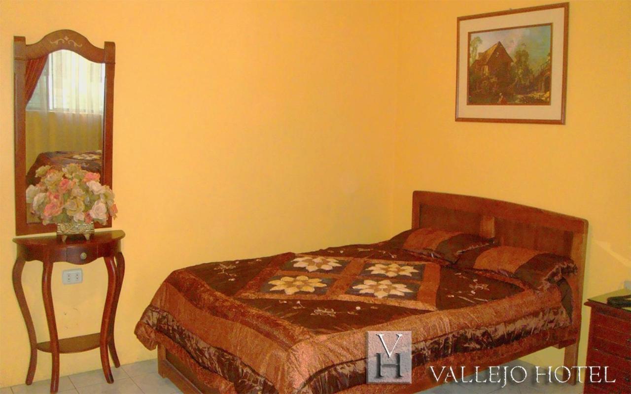 Vallejo Hotel Huaquillas Екстериор снимка